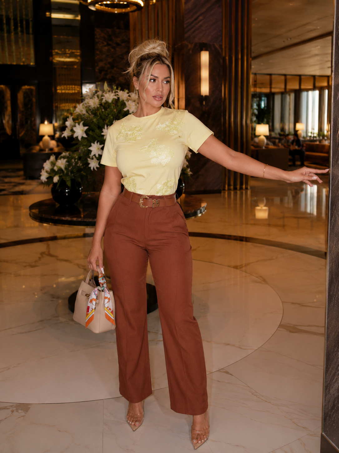 Butter yellow top